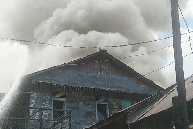 Kebakaran di Pekapuran Raya Banjarmasin, Selasa (18/5/2021), hebohkkan warga Banjarmasin.