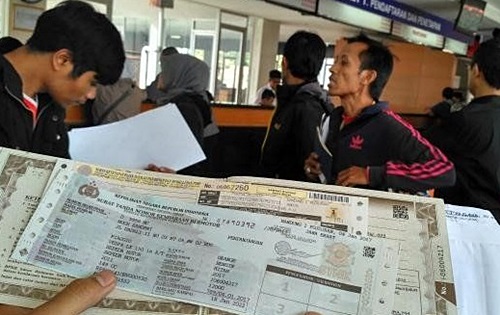 Aktivitas pembayaran pajak di UPPD Samsat Banjarmasin II (Foto Dok)