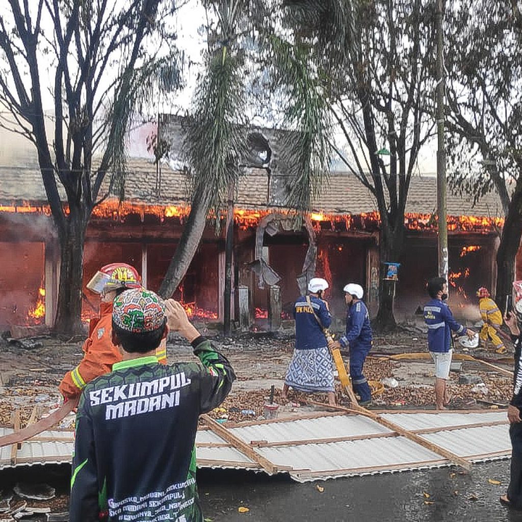 Kebakaran Eks Pasar Bauntung Banjarbaru Hanguskan 24 Bangunan
