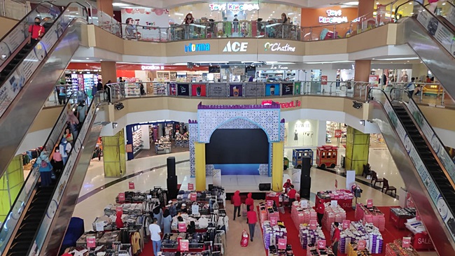 Suasana terkini Q-Mall Kota Banjarbaru. (foto: ari)