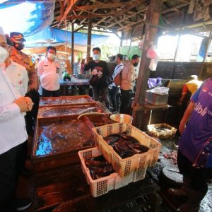 Said Idrus Inspeksi Mendadak Harga Sembako di Pasar Martapura