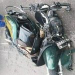 Kendaraan Honda Scoopy milik korban setelah ditabrak truk, dalam kondisi remuk. (foto: borneo24/koranbanjar.net)
