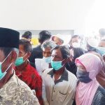 Pemohon E-KTP di Kabupaten Banjar tidak biasanya berbondong-bondong datang ke Kantor Disdukcapil Kabupaten Banjar. (foto: ist)