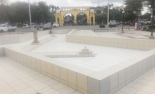 Air Mancur di Masjid Al Karomah Martapura sengaja dikeringkan. (foto: koranbanjar.net)