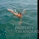 Anak 14 tahun berenang sendiri di tengah laut [instagram TNI AL]