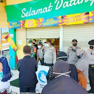 Giant Menjelang Tutup Dijaga Ketat, Antisipasi Lonjakan Pelanggan