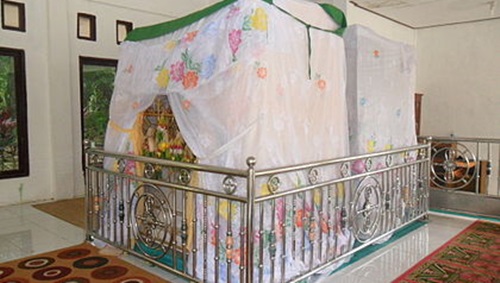 Makam Syekh Muhammad Nafis Al Banjari di Kelua, Kabupaten Tabalong, Kalsel. (foto: ist)