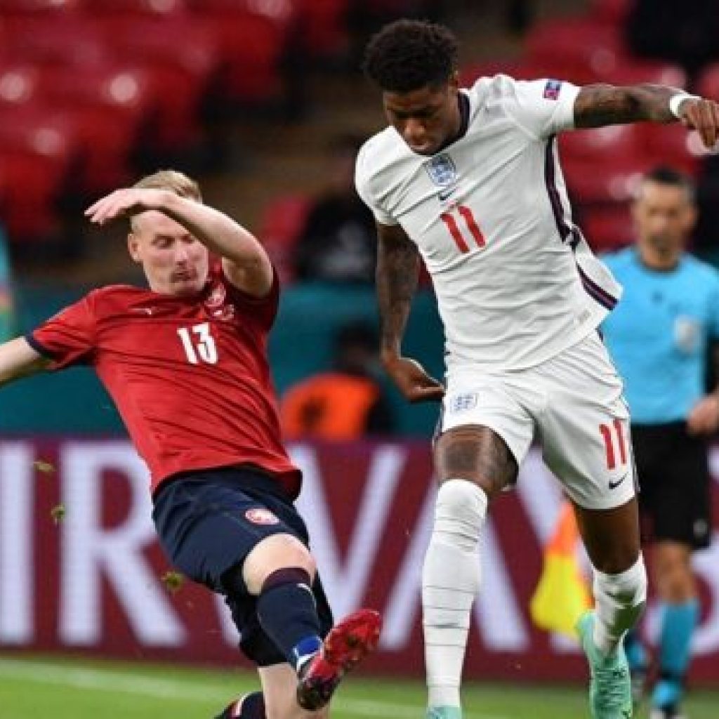 Inggris Juara Grup D dengan Gol Minimalis