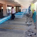 Pasien COVID-19 RSUD dr Soetomo dirawat di parkiran. (Beritajatim.com)