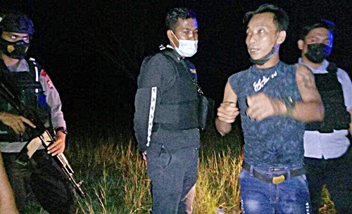 Oknum sopir terjaring pihak kepolisian Polda Kalteng. (foto: Borneo24/koranbanjar.net)