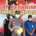 Tersangka pembacokan diamankan pihak kepolisian. (foto: Borneo24/koranbanjar.net)