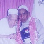 Syekh Abdul Karim Al Banjari (kiri) bersama KH. Abdul Syukur asal Kota Martapura, Kalimantan Selatan. (foto: laman fb M.Syafii)