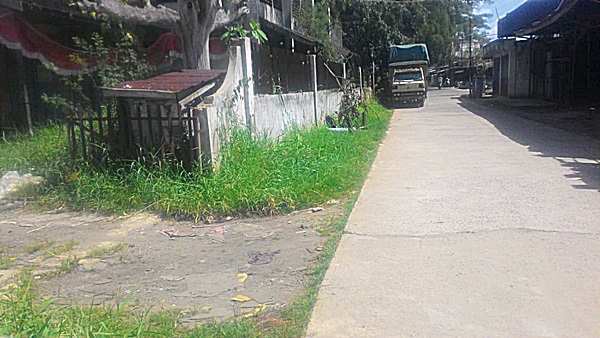Kawasan Terminal Angkutan Umum Desa di Jl Samadi Tunggul Irang, Kecamatan Martapura, Kabupaten Banjar, Kalimnantan Selatan, yang teramat sep, sehingga terminal hampir punah. (foto: koranbanjar.net)