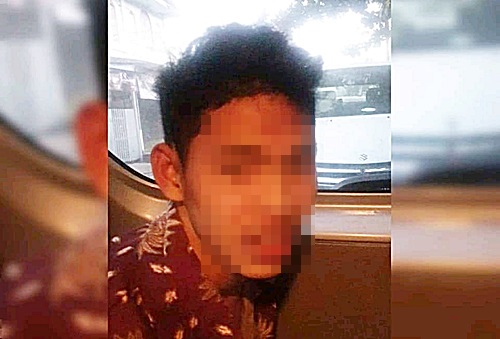 Tersangka pembunuhan di Kota Banjarbaru, Kalimantan Selatan yang berhasil diamankan Polresta Banjarbaru, Kalimantan Selatan. (foto: Habar Kalimantan)