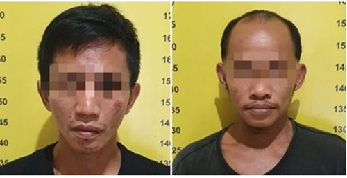 Dua tersangka pengedar sabu yang diamankan pihak Polres Tabalong. (foto : HUmas Polres Tabalong)