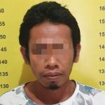 Tersangka pengedar sabu HR saat diamankan pihak Polres Tabalong. (Humas Polres)