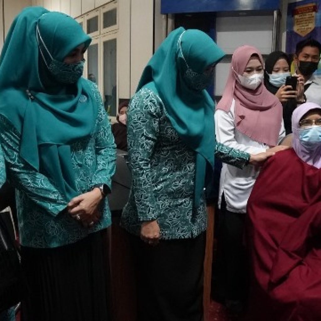 TP PKK Kalsel Memantau Vaksinasi Bagi Lansia di Balangan