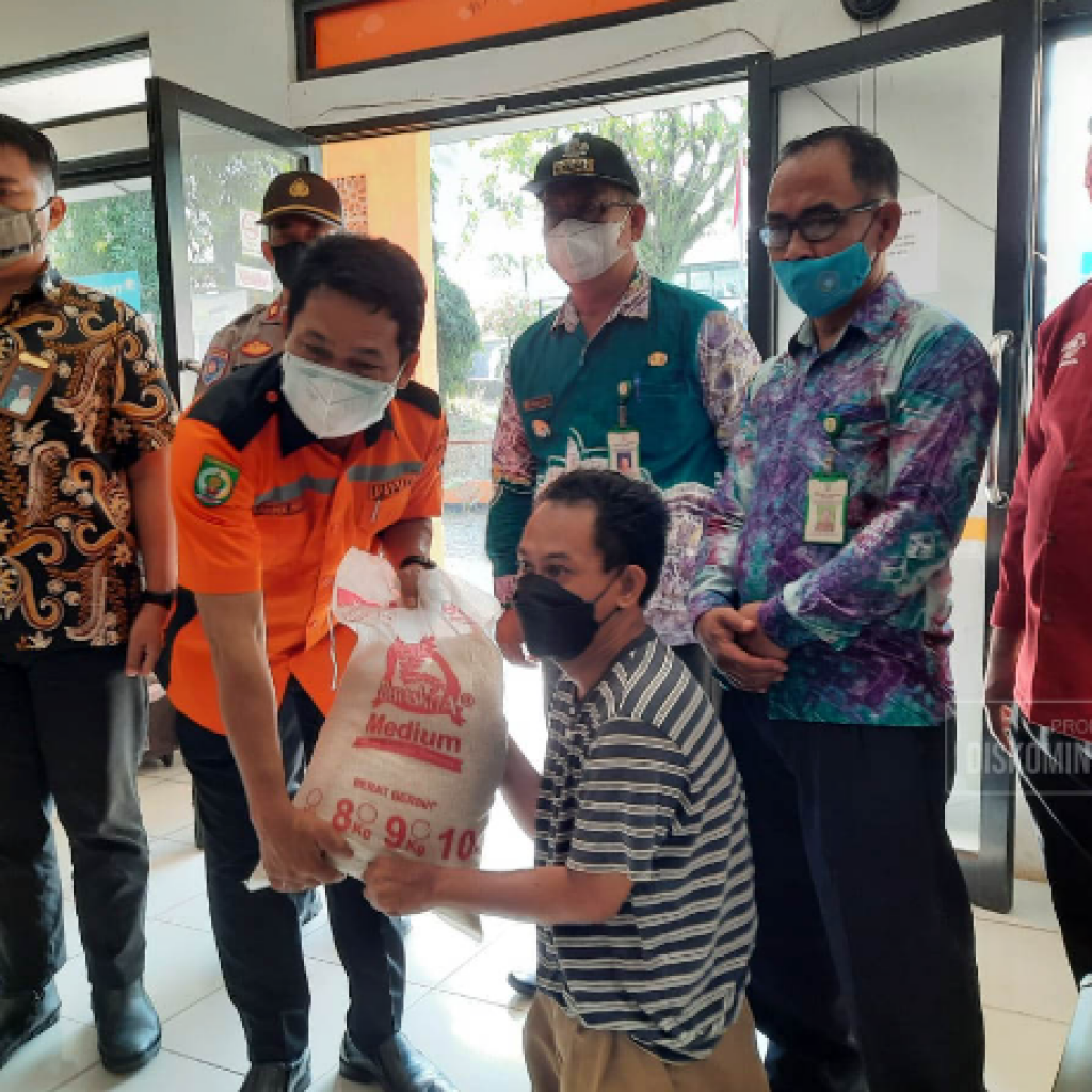 9.968 Keluarga di Balangan Terima Bantuan Beras Masa PPKM