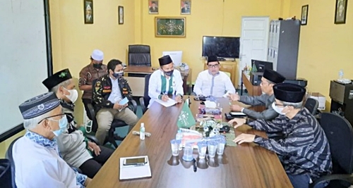 Pimpinan BAZNAS Kalsel melakukan kunjungan silaturrahmi ke PWNU Provinsi Kalsel. (foto; BAZNAS Kalsel)