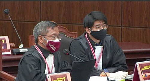 Tim Hukum H2D dalam sidang putusan MK perkara sengketa Pilgub Kalsel 2020. Jumat(30/7/2021/foto: tangkapan layar)