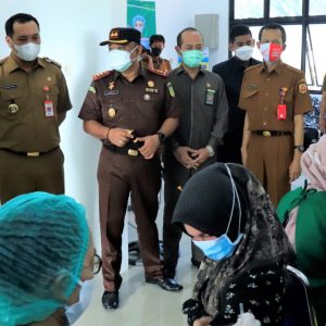 Kejari Banjarbaru Gelar Vaksinasi Massal