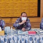 Direktur Utama PDAM Bandarnasih, Yudha Achmady (tengah). (foto:dok)
