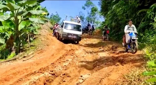 Donasi pembelian kendaraan trail pendakwah. (foto: BAZNAS KALSEL)