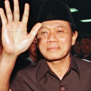 Menteri Era Soeharto Harmoko Tutup Usia, Simak Profilnya