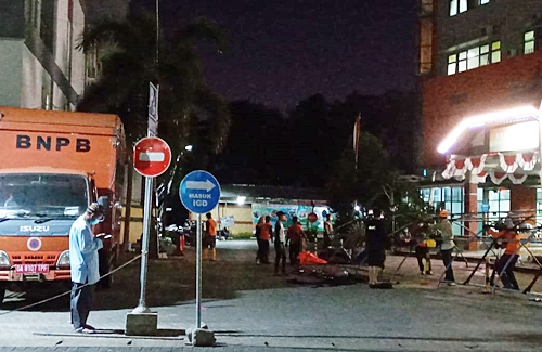 Suasana di halaman IGD RSUD Ulin Banjarmasin. (foto: yanda)
