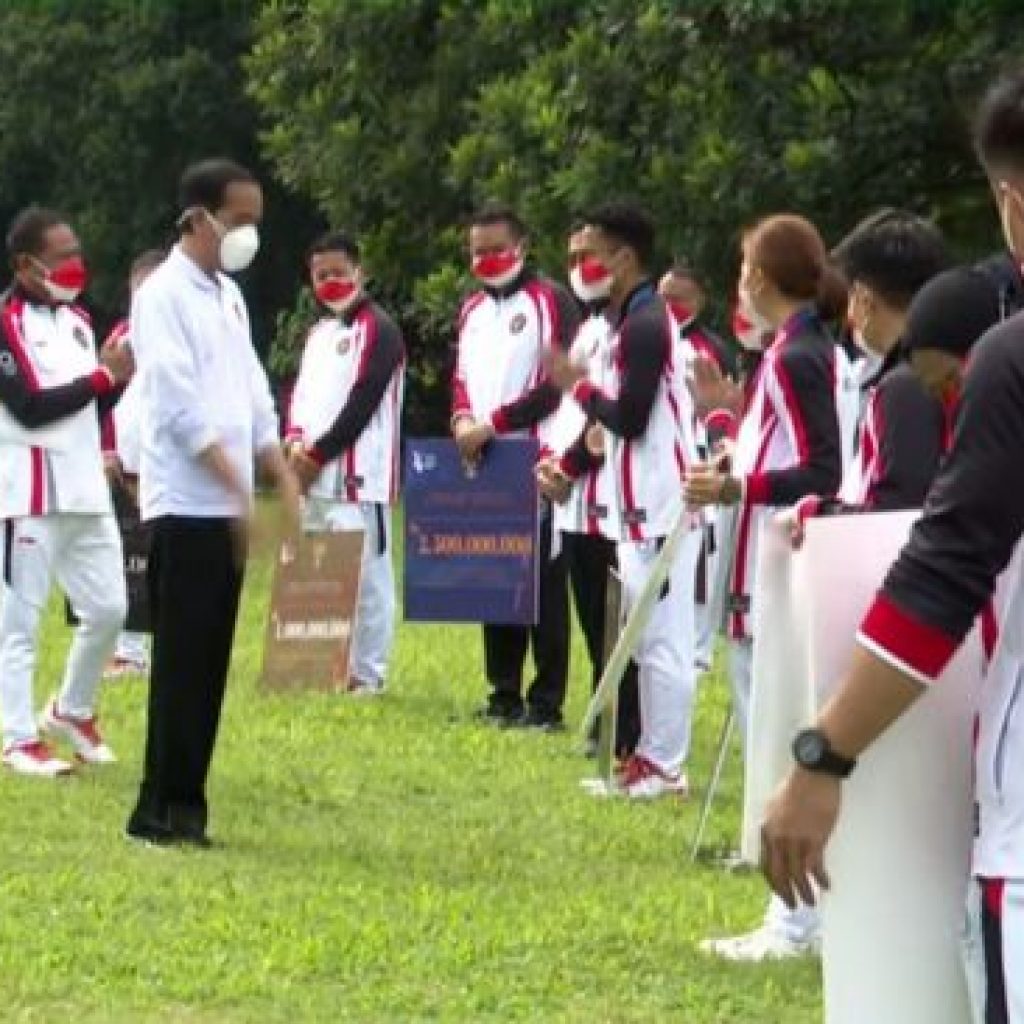Jokowi Guyur Greysia-Apryiani Bonus Rp5,5 M: Apa Perlu Saya Sebut, Tapi Gak Apa-apa Ya