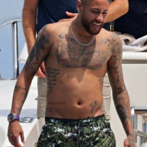 Neymar Tak Bisa Jaga Fisik, Karirnya Cepat Berakhir