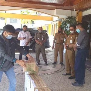 Pemkab Kotabaru Terima Bantuan Masker Dan Handsanitizer