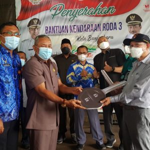 Masyarakat Banjarbaru Dapat Bantuan Kendaraan Roda Tiga