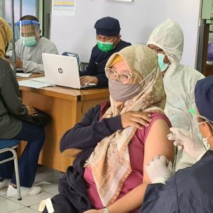 Remaja hingga Lansia Antusias Ikut Servak Covid di Lanal Banjarmasin