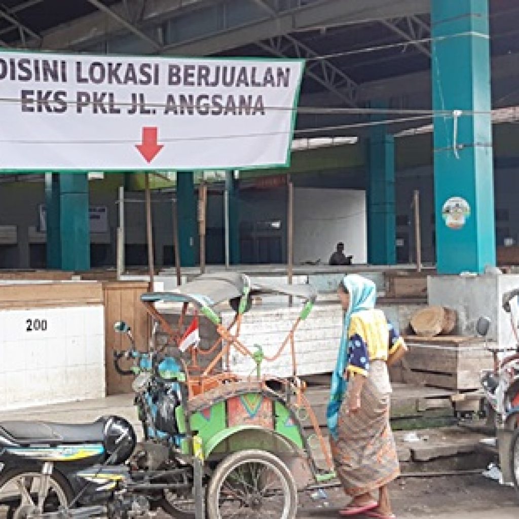 Pemindahan Lokasi, PKL Angsana Pasar Martapura Gratis Tempat Selama 1 Tahun