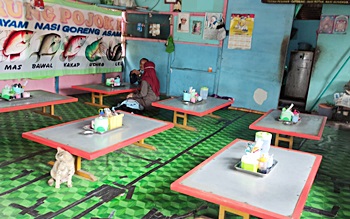 Warung ini jadi sepi sejak pemberlakuan PPKM Level 4 di Batola.