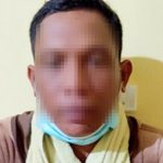 Pelaku yang mengangkut kayu tanpa doku,men diamankan pihak kepolisian. (foto: Borneo24/koranbanjar.net)