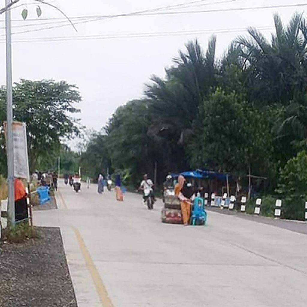 Tidak Ada Bantuan APBD untuk Beli Ambulan, Warga Turun ke Jalan Galang Dana