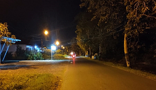 PJU di Jalan Sudirman Kota Marabahan kini sudah berfungsi. (foto: faqih)
