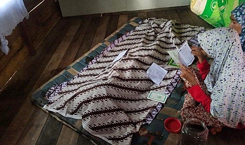 Korban gantung diri, Haryati, warga Basirih Banjarmasin, Kalsel. (foto:yanda)