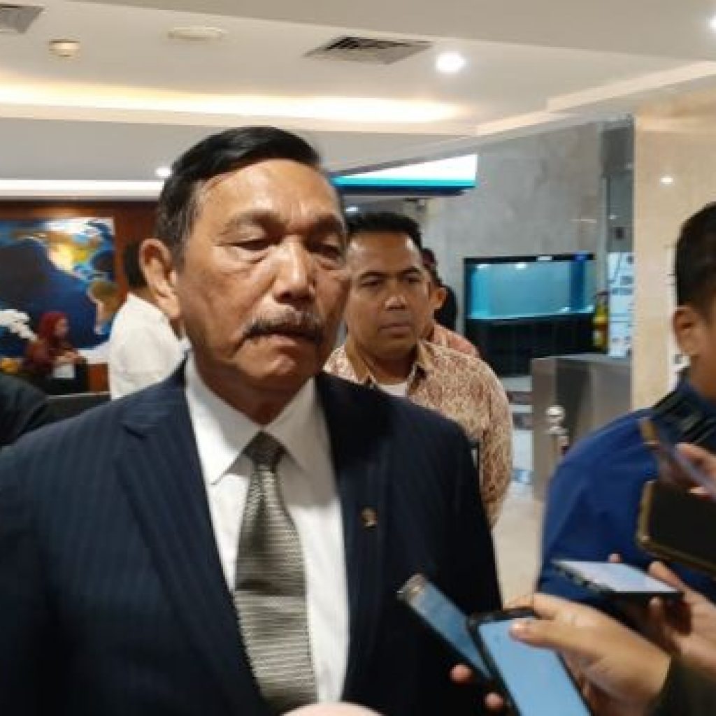 Luhut Minta TNI/Polri Bergerak Cepat Lakukan Tracing