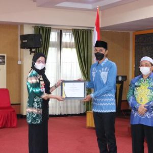 Bupati Saidi Berikan Penghargaan untuk Perangkat Daerah Berinovasi