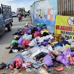 Sampah berhamburan di Handil Bhakti. (foto: faqih)
