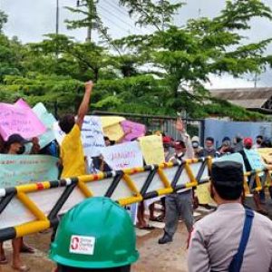 Demo Terus Berlanjut, Tuntut Usut Dugaan Pencemaran Lingkungan Oleh PT Sime Darby Oils
