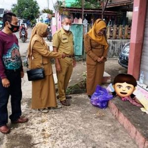 Perempuan Terlantar di Keraton Dijenguk Dinas Sosial Setempat