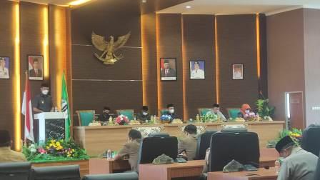 Rapat paripurna di DPRD Batola. (foto: faqih)