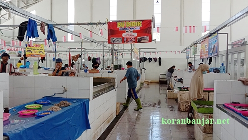 Miris Pedagang Di Pasar Bauntung Terancam Bangkrut Dagangan Ikan