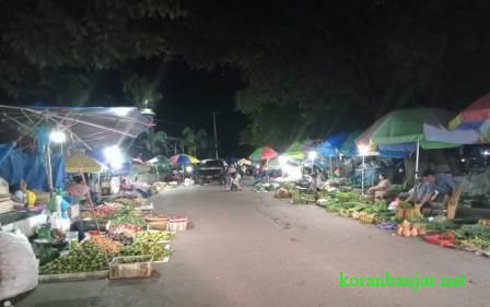 Pasar Subuh di Kota Barabai, Kalsel. (foto: ramli)