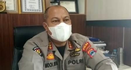 Kabid Humas Polda Kalimantan Selatan, Kombes Pol Mochamad Rifa’i saat wawancara dengan awak media. (foto: ist)