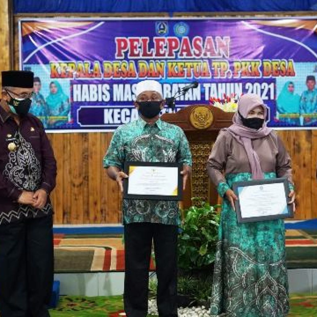 Lima Kepala Desa di Kecamatan Simpur Purna Tugas
